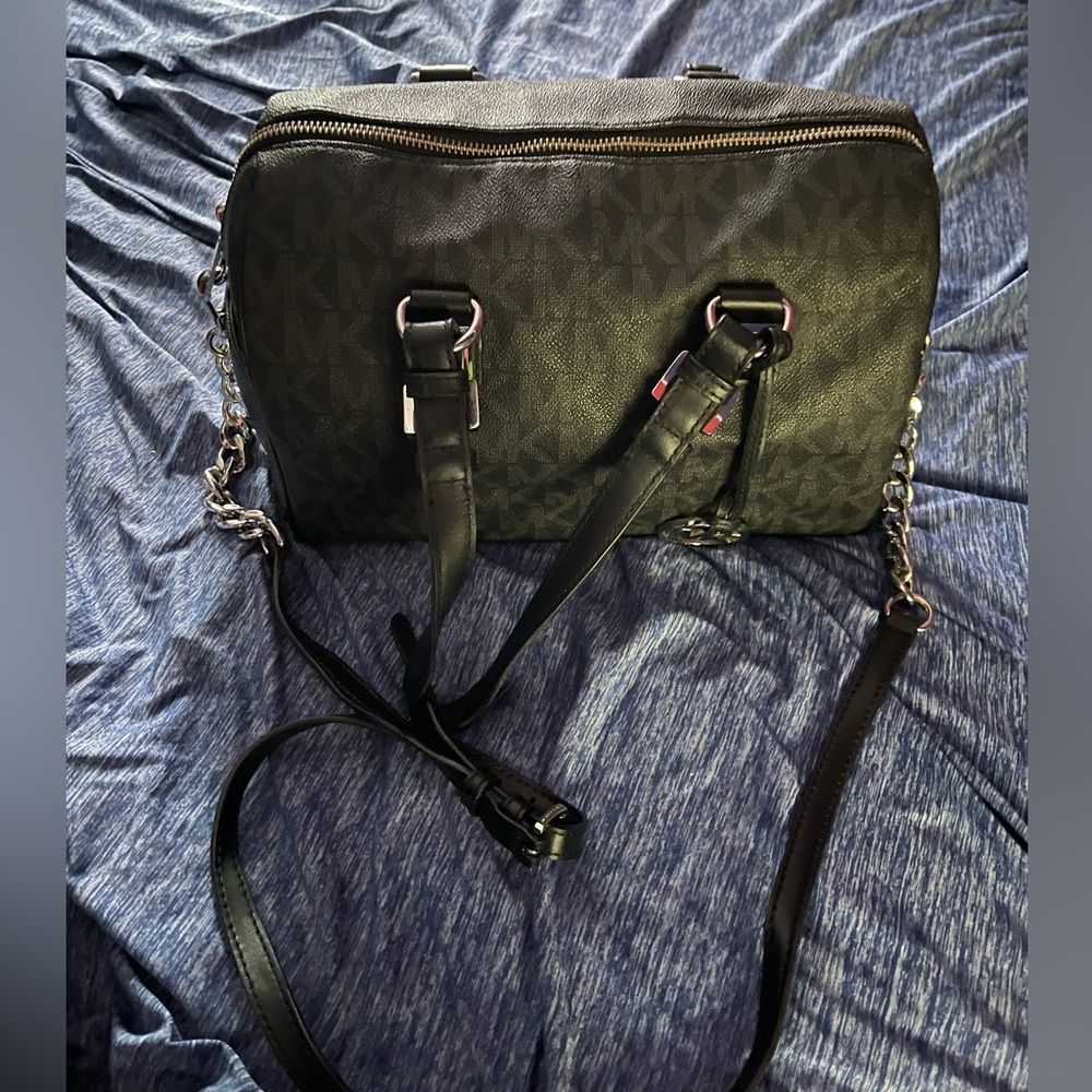 Michael Kors - Picture 2 of 7